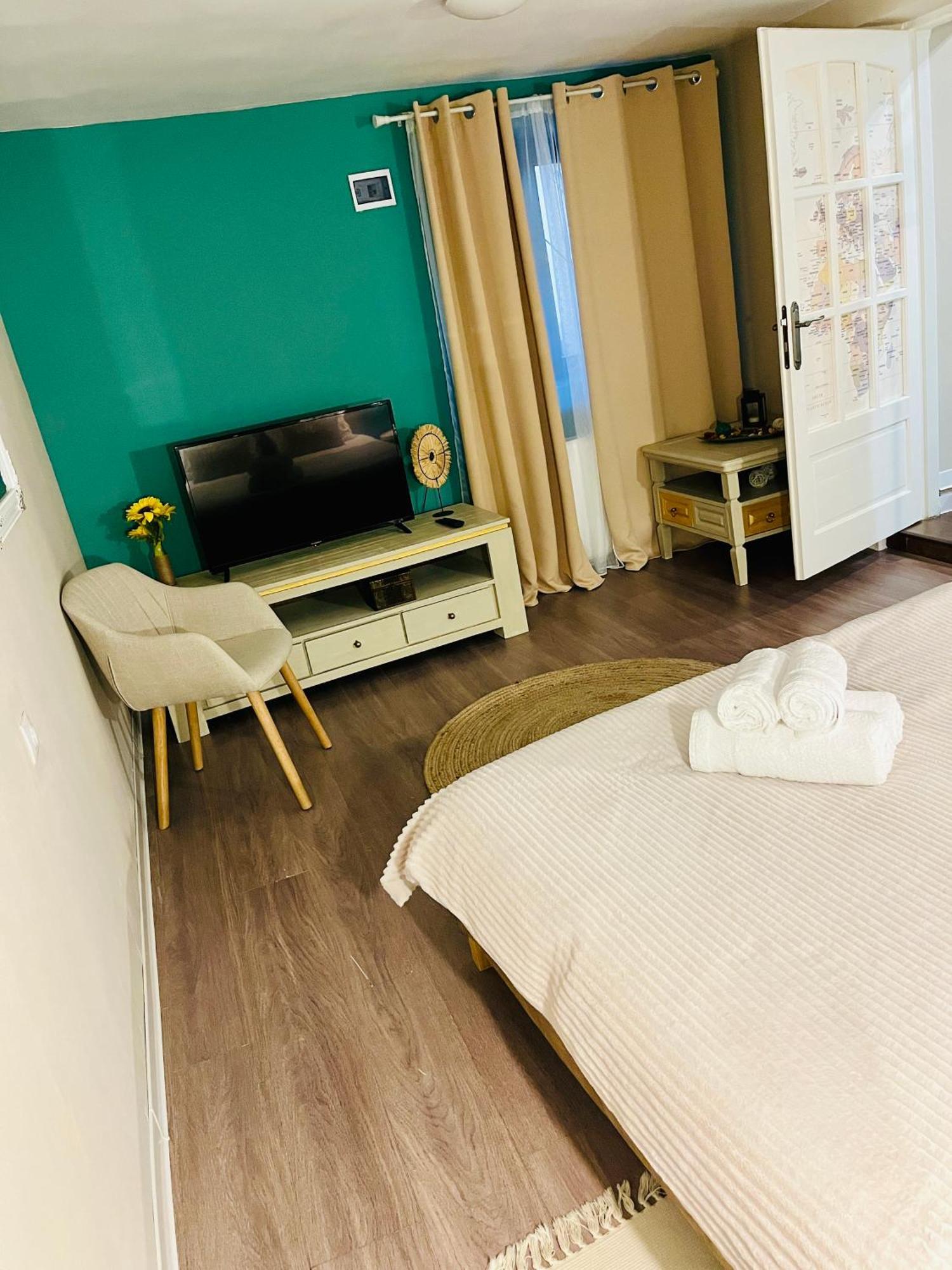 Moon And Sun Apartments 锡比乌 外观 照片
