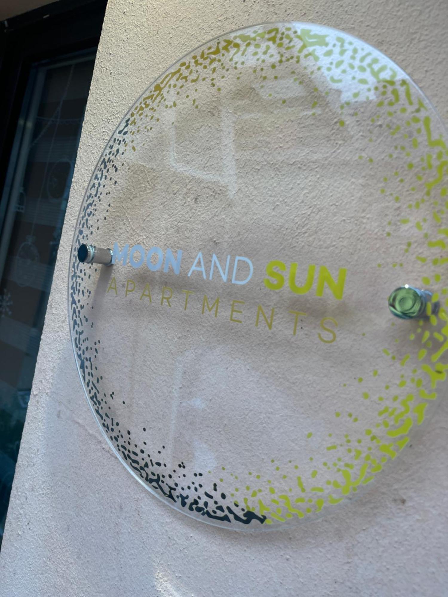 Moon And Sun Apartments 锡比乌 外观 照片